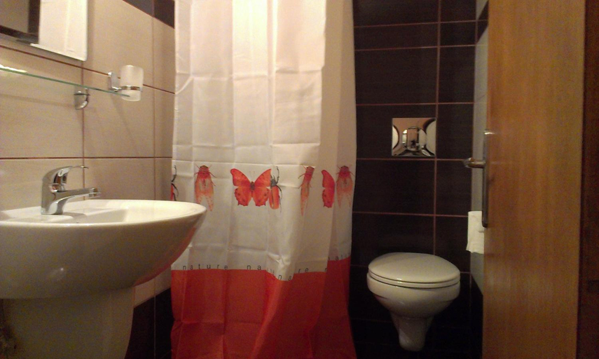 Bathroom 4, Makedonia Hotel, Central Macedonia