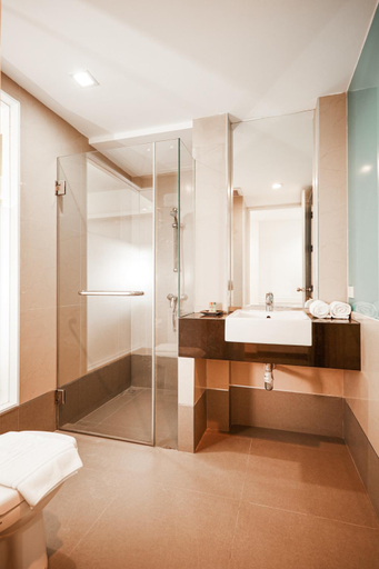 Bathroom 12