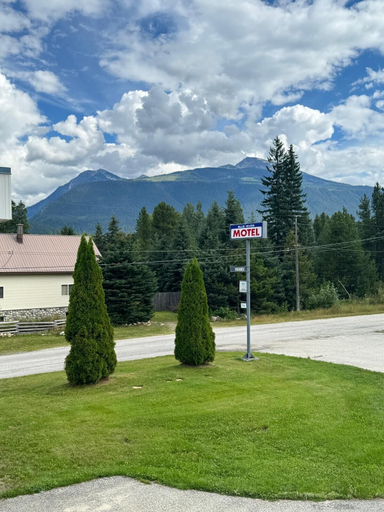 Others 5, Blue River Motel, Thompson-Nicola