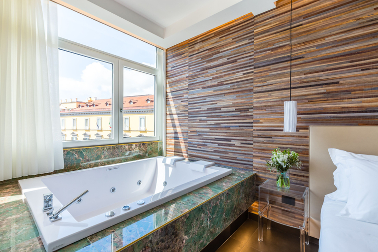 Bathroom 5, Dei Martiri Suite, Napoli