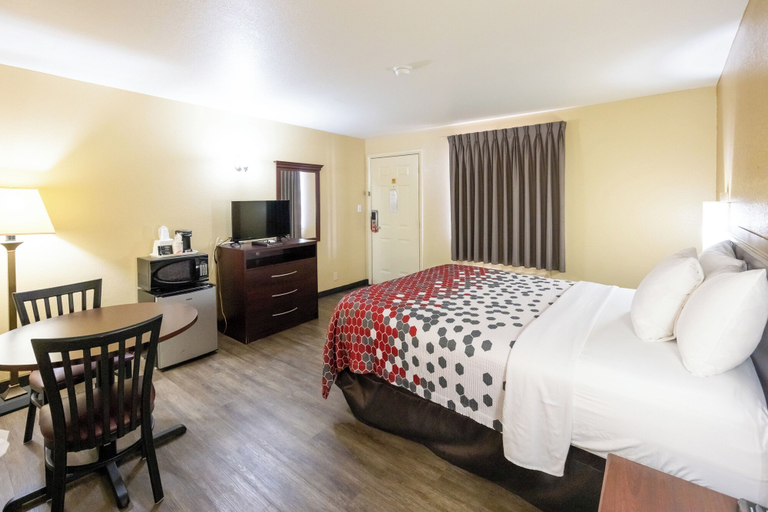 Bedroom 3, Econo Lodge McAlester, Pittsburg