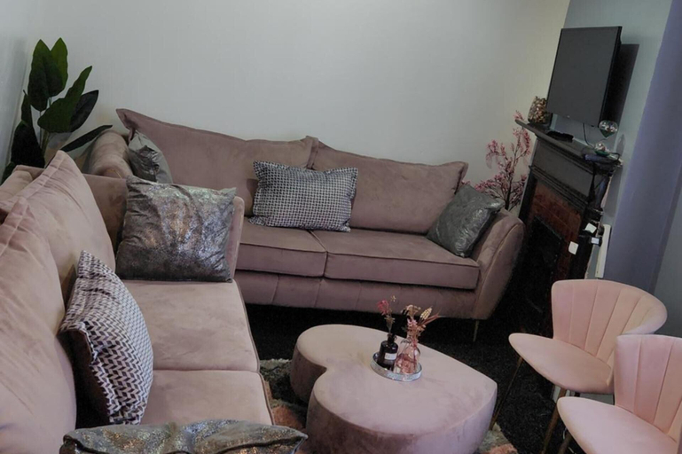Others 2, 1 Bed - Sleeps 4 - Wolverhampton City Centre, Wolverhampton