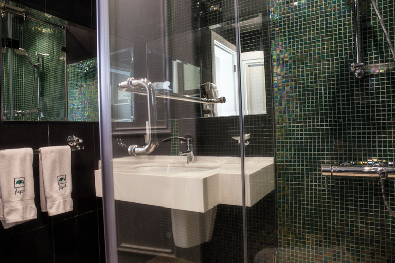 Bathroom 5, Aswar Hotel, Al Khobar