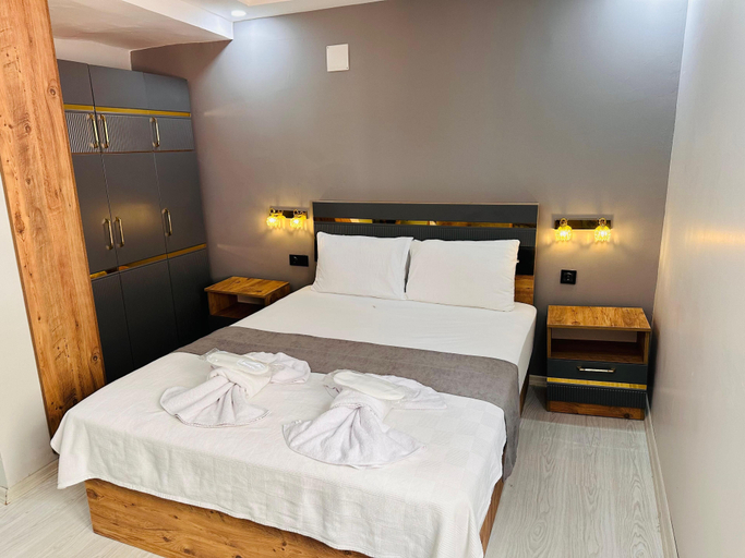 Others 2, Efehan Otel, Merkez