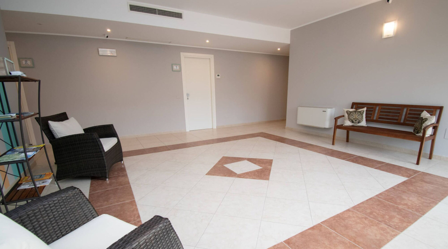 Room 2, Luxury Martina Appartamenti-7-ibiscus, Brescia