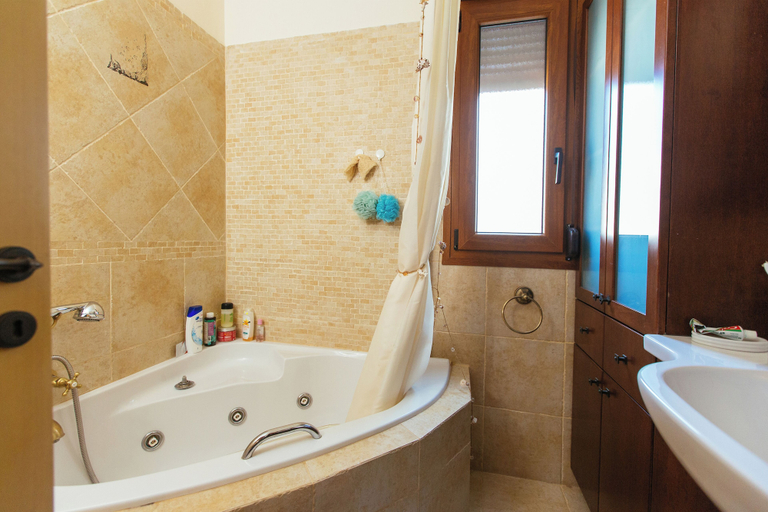 Bathroom 4, Serene Retreat Sisi, Crete
