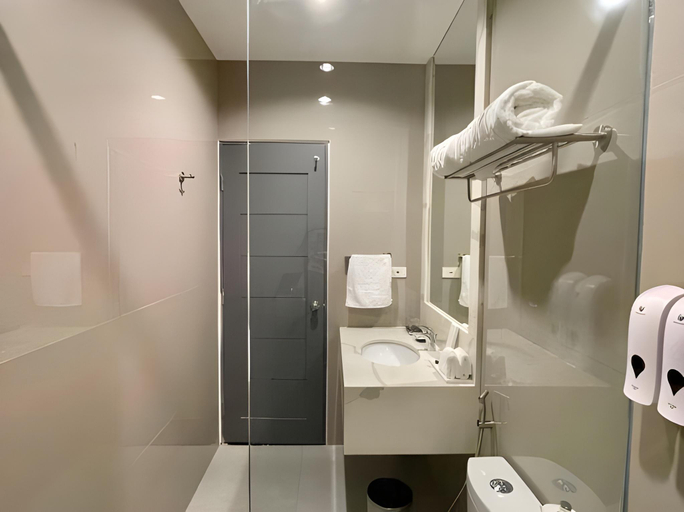 Bathroom 4, Stacia Hotel, Cebu City