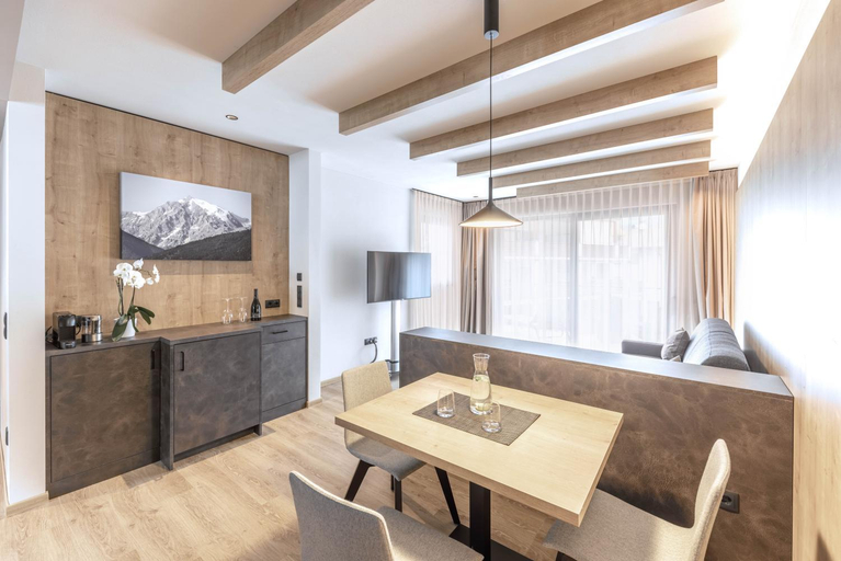 Others 2, Villa Hubertus Luxuria Nova Suites - Adults friendly, Bolzano