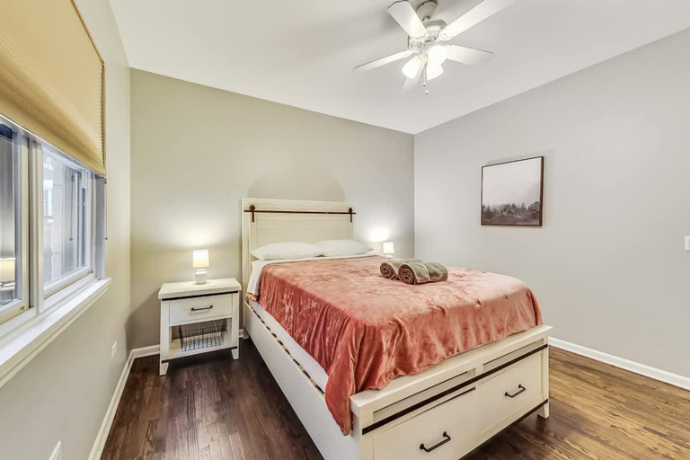 Room 4, South Loop Three Bedroom Two Bath Home, Cook