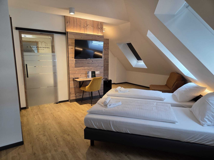 Bedroom 2, SEKRA Stadthotel, Heidenheim