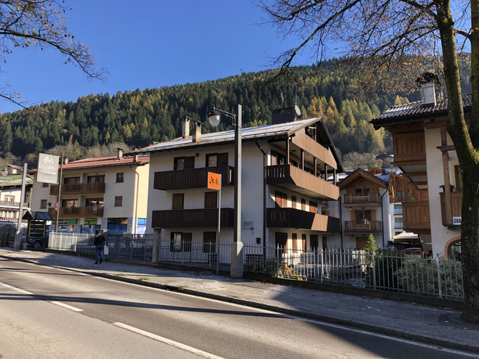 Room 5, 051 Trilocale Piano Terra Pinzolo, Trento