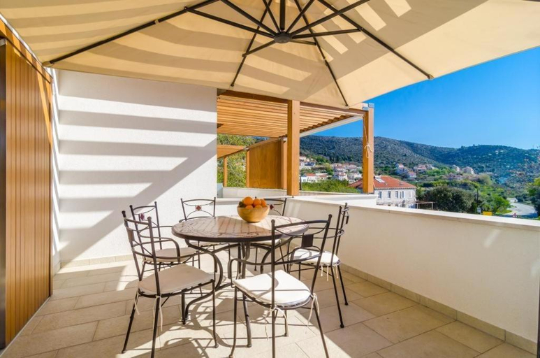 Others 5, Apartment Lula - Superior Two-Bedroom Apartment with Balcony and Sea View, Pojezerje