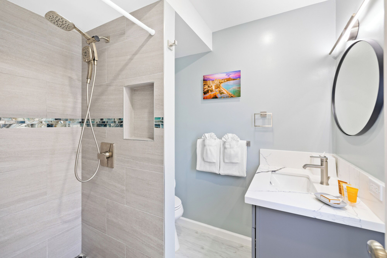 Bathroom 4, Scandia Tower Condo with 2BR and 2BA with Parking, Honolulu