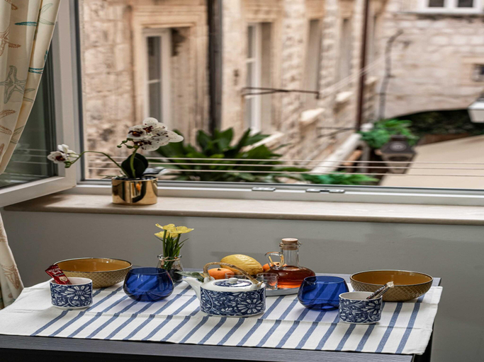 Food & Drinks 4, Lacroma Apartments, Dubrovnik