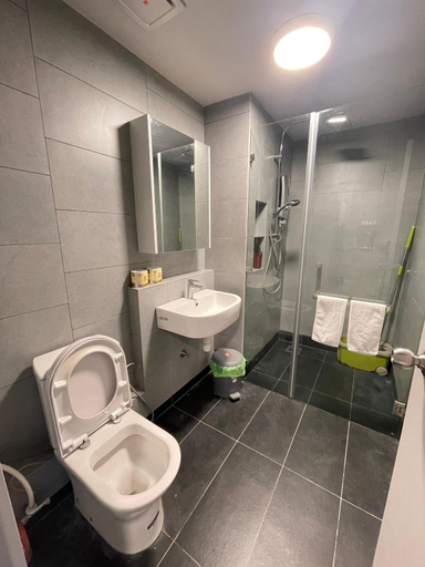 Bathroom 4, JQ 2 bedroom apt near Suria Mall, Kota Kinabalu