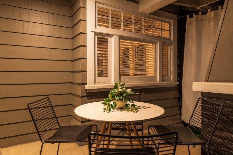 Room 4, Designer Luxe Compound w Pool-steps to Best Dining, San Diego