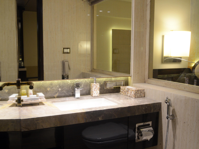 Bathroom 3, Hotel Sai Palace Grand Malad, Mumbai Suburban