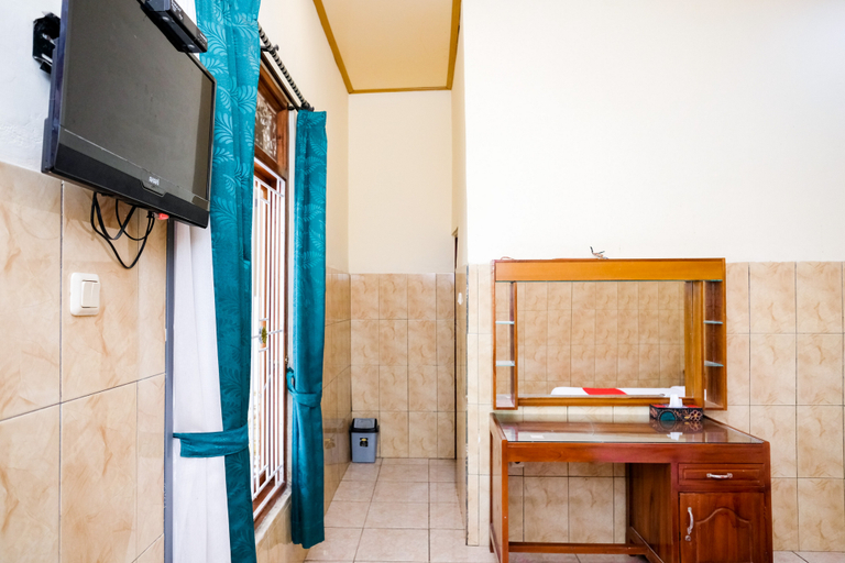 Bathroom 4, RedDoorz Plus @ Singaraja, Buleleng