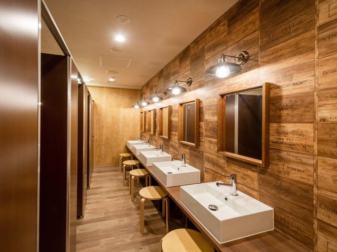 Bathroom 5, eeGee STAY Kamata, Ōta