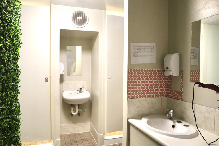 Bathroom 3, City Backpackers Hq, Brisbane