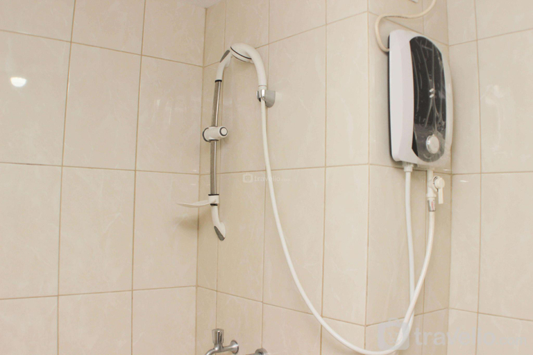 Bathroom 2, GreatLocation Studio Springlake Bekasi By Travelio, Bekasi