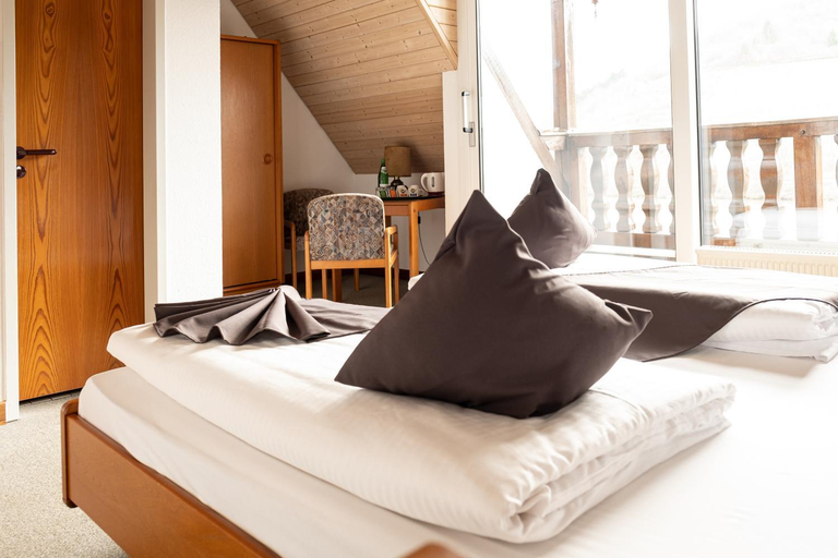 Bedroom 4, Mike‘s Mosel Lodge, Cochem-Zell