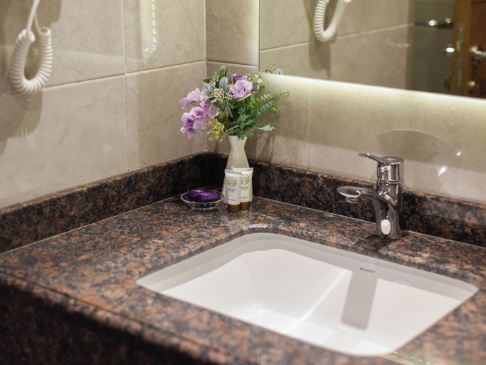 Bathroom 4, Rozana Hotel, Bausher