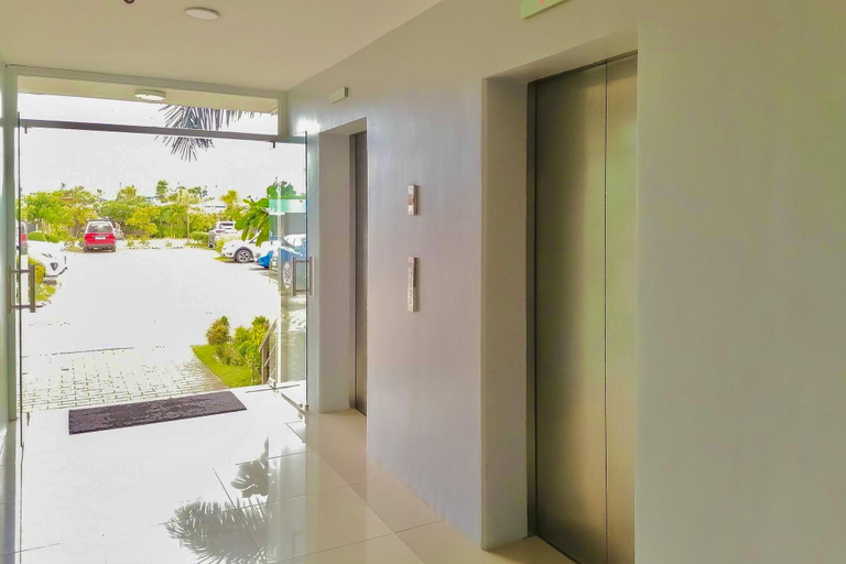 Public Area 2, Spacious Condo Unit with Balcony, Lapu-Lapu City