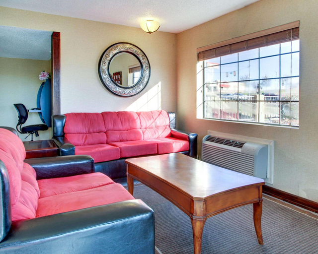 Public Area 2, Econo Lodge Vicksburg, Warren