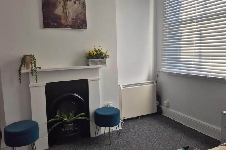 Others 3, 1 Bed Apartment - Sleeps 4 - City Centre, Wolverhampton