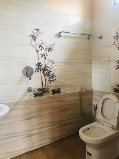 Bathroom 5, Hotel Sweetland, Narayani