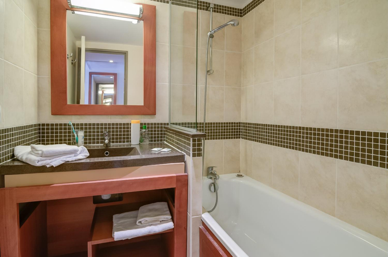 Bathroom 4, SOWELL HOTELS Ardeche, Ardèche