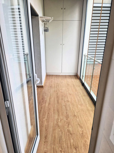 Room 4, Modern Lisbon Apartment, Odivelas