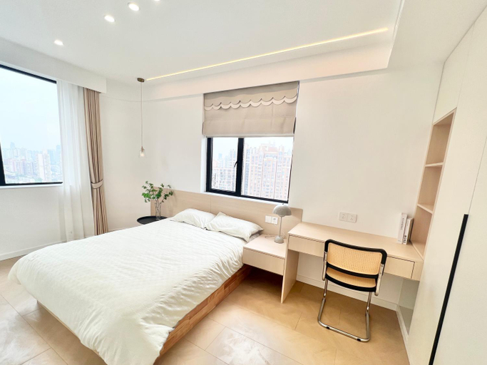 Others 3, Eastern Hub - Three Bedroom Apt in Xintiandi, 50m from Metro, Many Shops and Malls Surrounded, Shanghai