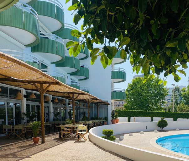 Room 3, Torre Verde Balcony Pool View Flat, Portimão