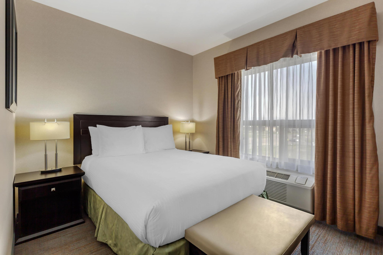 Bedroom 4, Best Western Wainwright Inn & Suites, Division No. 7