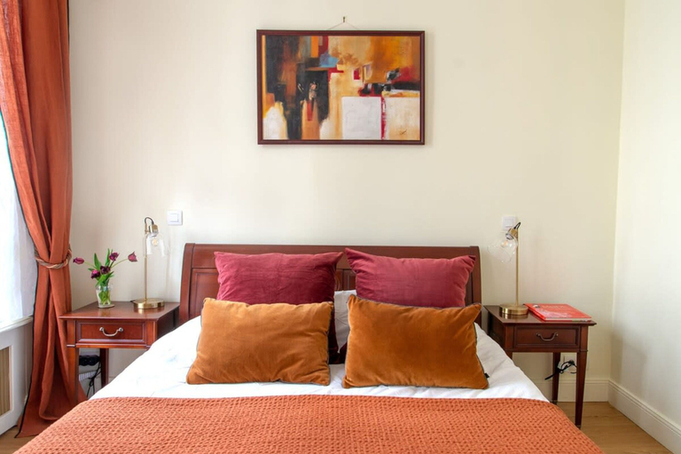 Room 4, La Lumiere Eiffel Walk to Tower, Paris