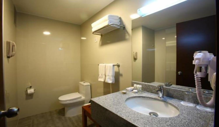 Bathroom 4, Casa Andina Select Pucallpa, Coronel Portillo