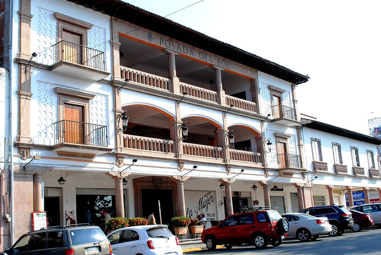 Exterior & Views