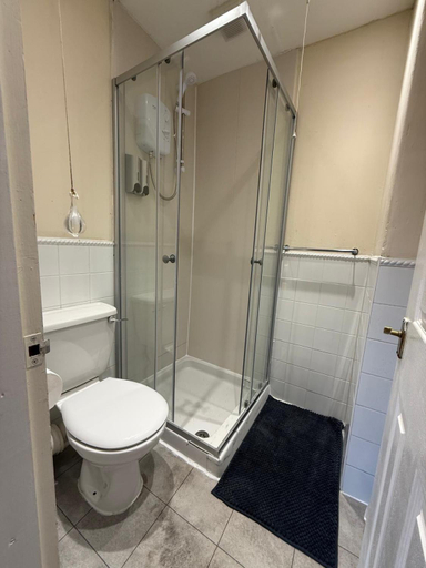 Bathroom 4, Daville Hotel Blackpool, Blackpool