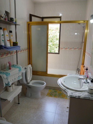Bathroom 3, Private Double Room in Toledo, Toledo