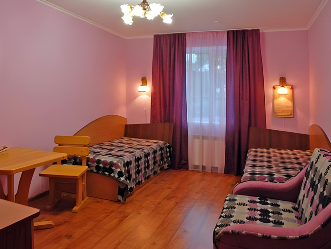 Bedroom 2, Taras Bulba, Kamianets'-Podil's'ka