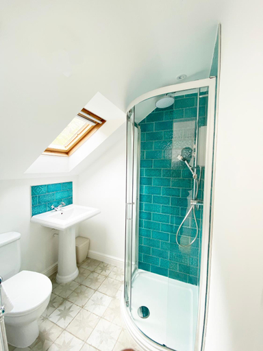 Bathroom 2, Tolcarne Beach Cabins, Cornwall