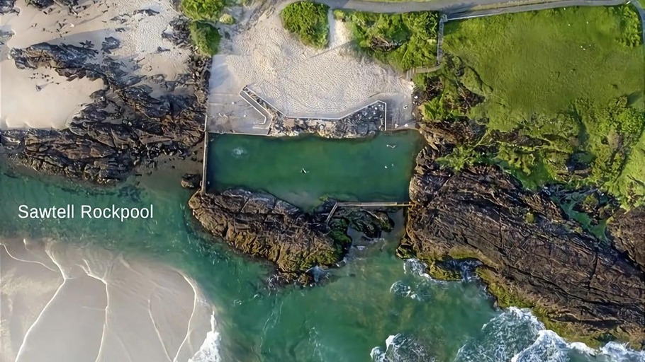 Others 2, Coasters 18 - steps from downtown Sawtell, Coffs Harbour - Pt A