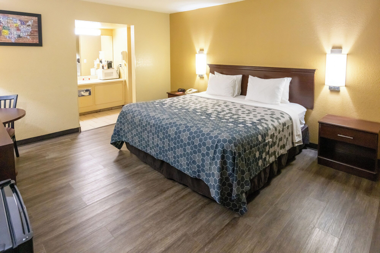 Bedroom 3, Econo Lodge McAlester, Pittsburg