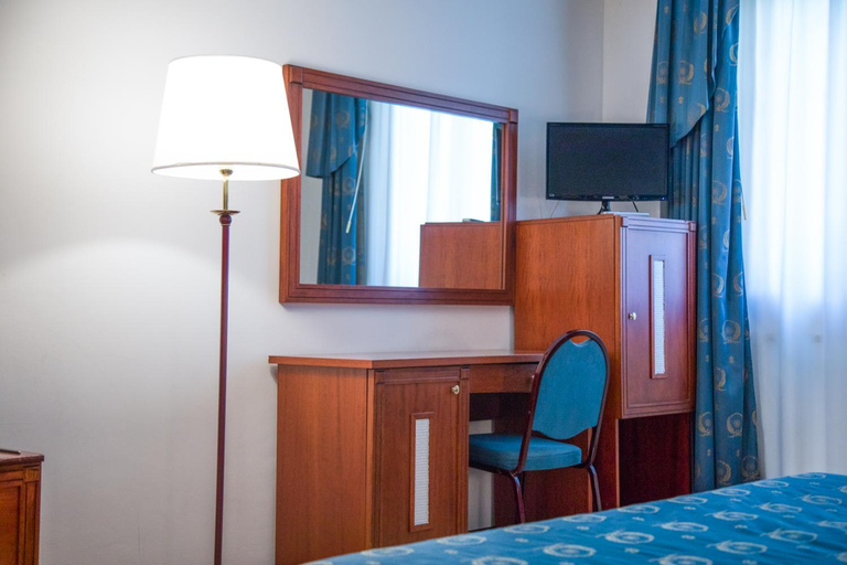 Bedroom 3, Assinos Palace Hotel, Messina