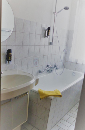 Bathroom 3, Hotel Dumptener Hof, Mülheim an der Ruhr
