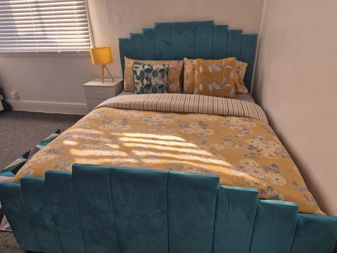 Bedroom 4, 1 Bed Apartment - Sleeps 4 - City Centre, Wolverhampton