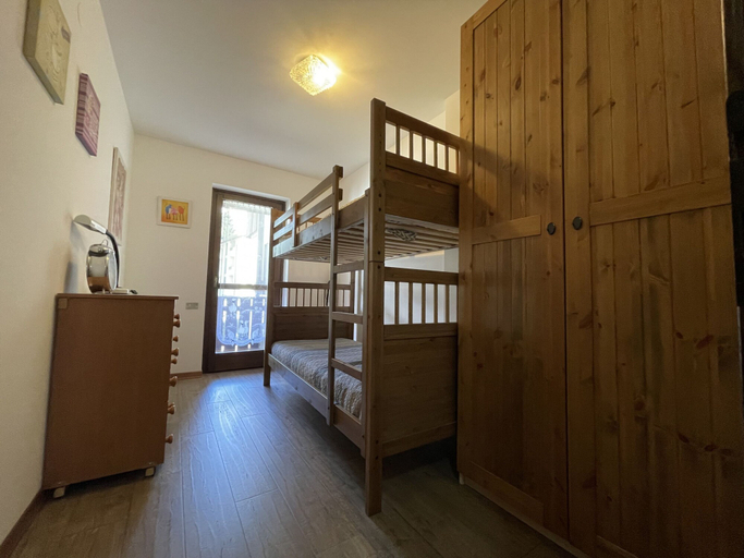 Room 2, 027 Trilocale Giustino, Trento