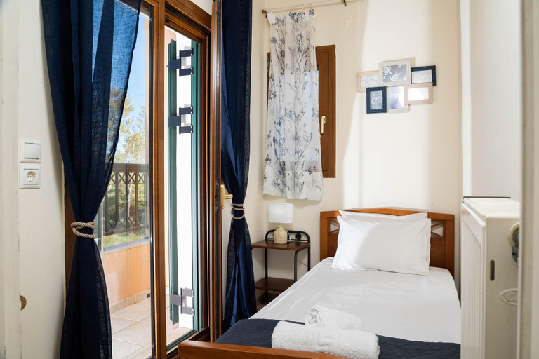 Room 3, Villa Lefki Limni Retreat 300m From Beach, Ionian Islands